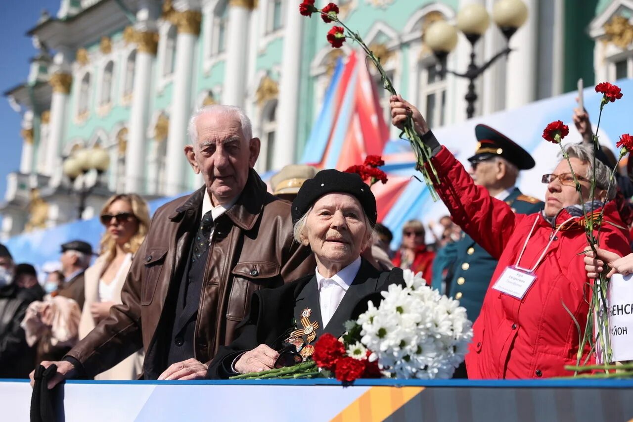 Будут ли праздники на 9 мая. Современный парад 9 мая. Будут ли праздники на 9 мая. Возникновение праздника 9 мая. Будут ли праздники на 9 мая.