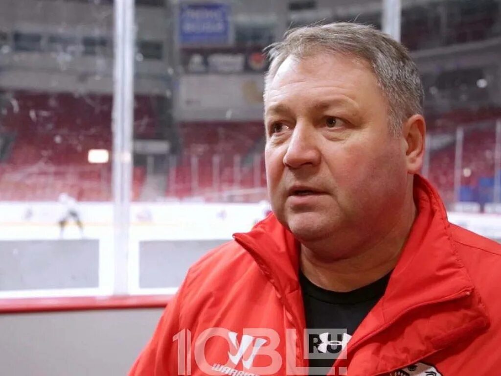 Главный тренер хоккейного клуба трактор