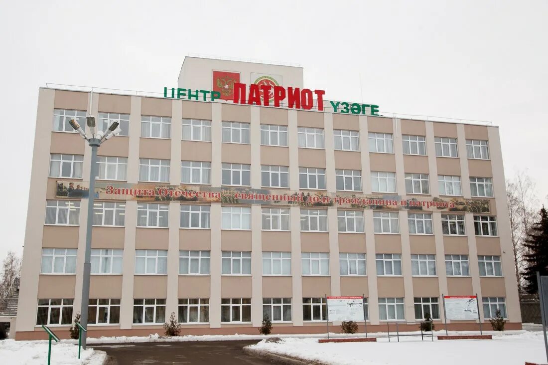 Как "патриоты" минмолодежи призывникам мобильники покупали - Реальное время
