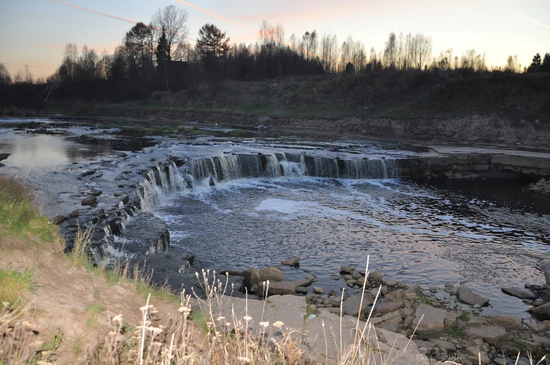 Никольское река. Саблино водопады. Саблинский водопад Ленинградская область. Смотровая площадка Саблинский водопад. Река Саблинка Ленинградская область.