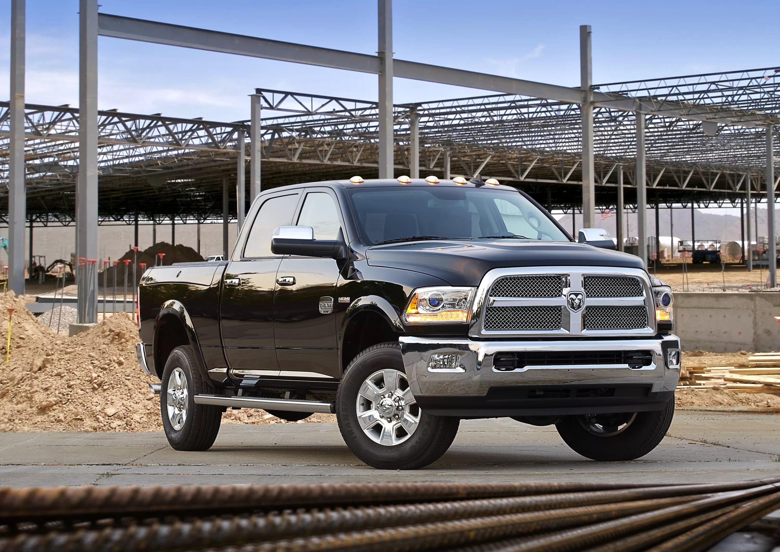 Dodge ram 2022. Dodge ram 2500 6. Dodge ram 4500. Рам чье производство. Додж рам 1500 2020.