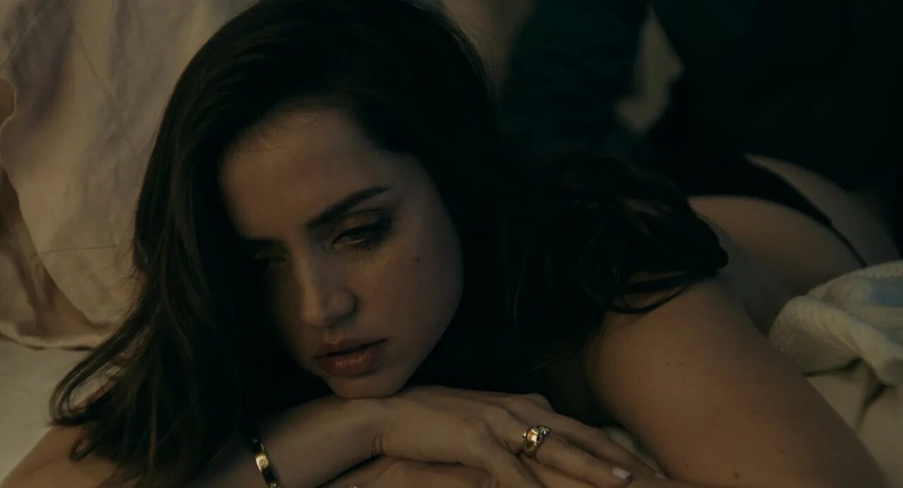 Deep scene. Deep Water 2022 Ana de Armas. Глубокие воды 2022 ана де Армас.