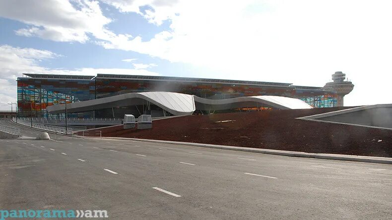 Терминалы в ереване. Международный аэропорт Ереван Звартноц, Армения. Аэропорт Еревана Звартноц новый терминал. Аэропорт Звартноц 2022 года. Ереван аэропорт Звартноц внутри.