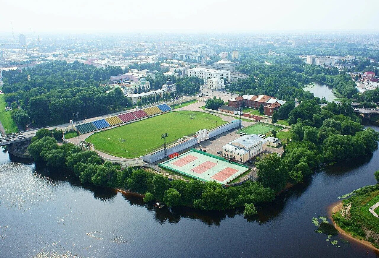 Стадион химик новомосковск. Химик тверь. Химик тверь. Стадион химик тверь фото. Стадион химик дзержинск.