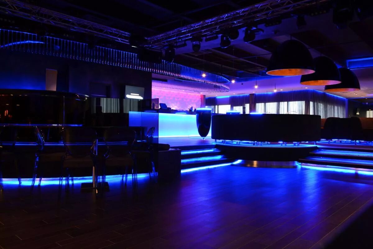 Шахтар плаза ночной клуб. Чикаго нк донецк. Ночной клуб virus донецк. Ночной клуб virus донецк. Клуб вирус донецк.