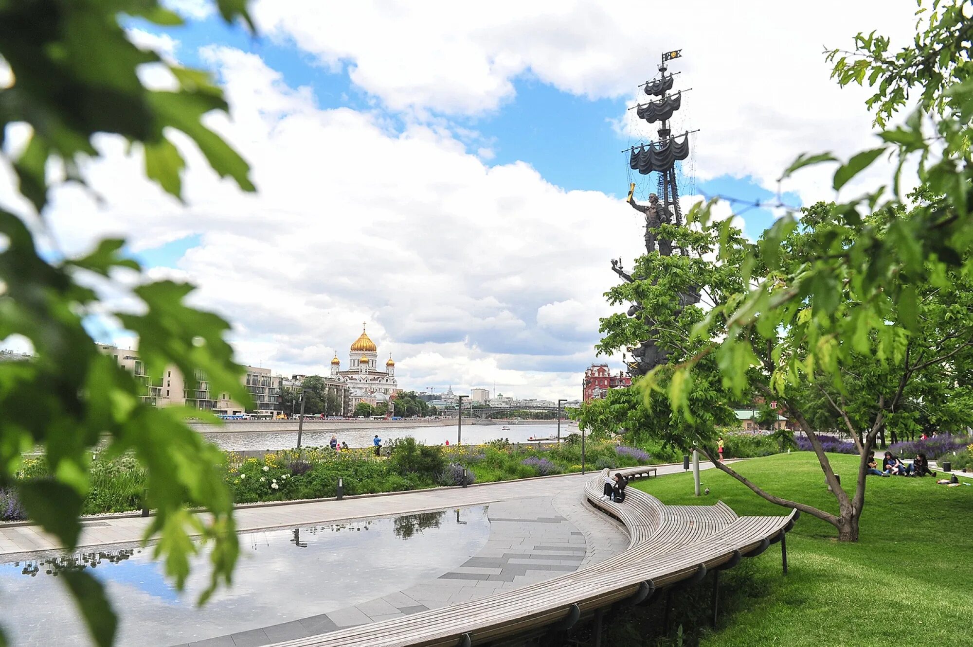 Каком городе лето. Москва лето. лето в городе москва. утренний город. климат москвы лето.