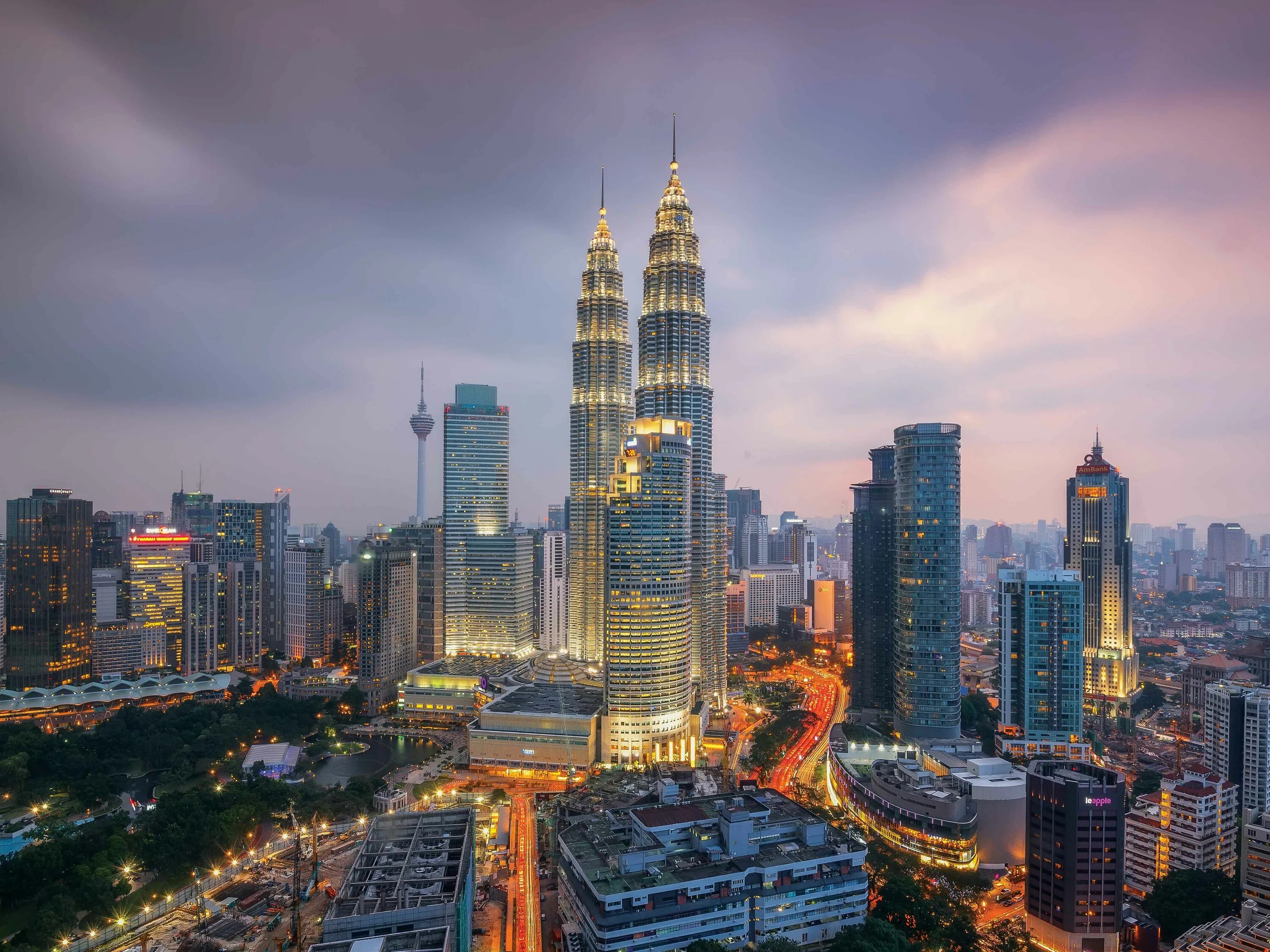 Малайзия kuala lumpur. Malaysia s. Куала лумпур klcc. Куала-лумпур малайзия. Башни петронас малайзия.