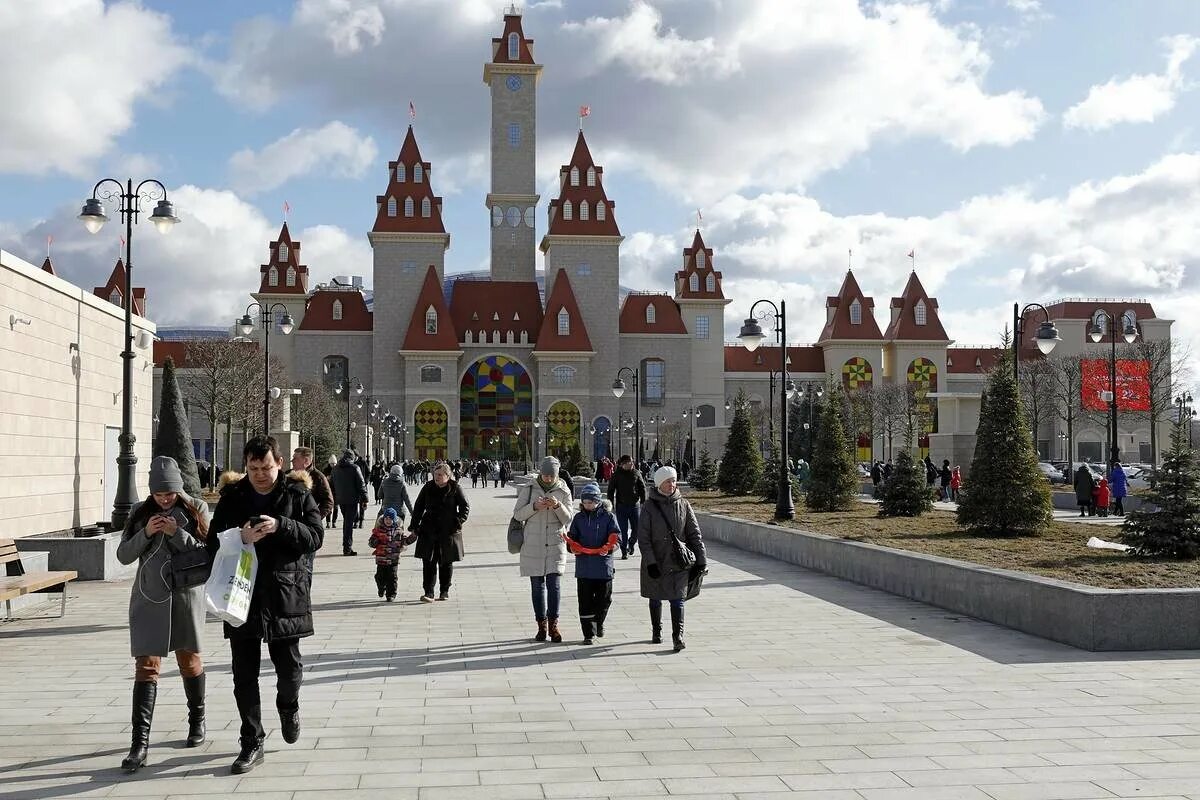 Парк Дисней в Москве остров мечты. Детский парк развлечений в Москве остров мечты. Парк на Нагатинской пойме остров мечты. Московский парк Диснейленд. Сайт парка остров мечты