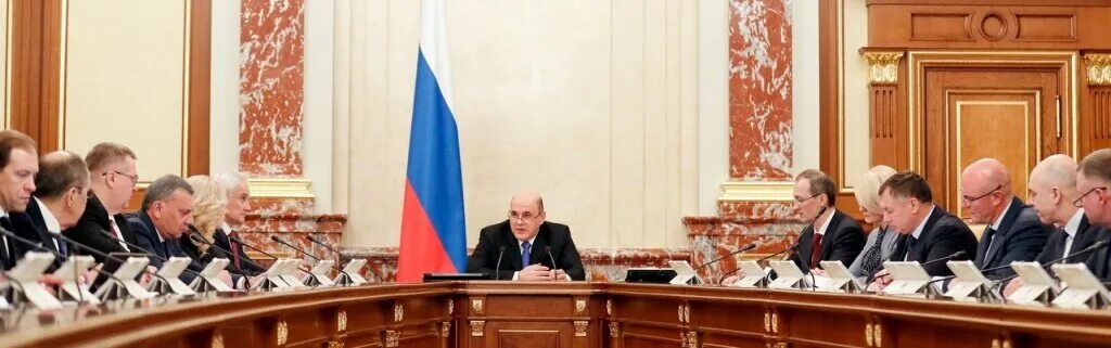 Подают в отставку правительство. Подают в отставку правительство. Отставка правительства. Подают в отставку правительство. Заседание кабинета министров.