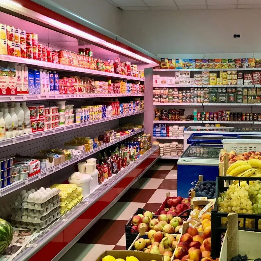 Магазинов и компаний в ассортименте. Продуктовый магазин. Продуктовый магазин внутри. Магазин продуктов внутри. Магазин внутри.