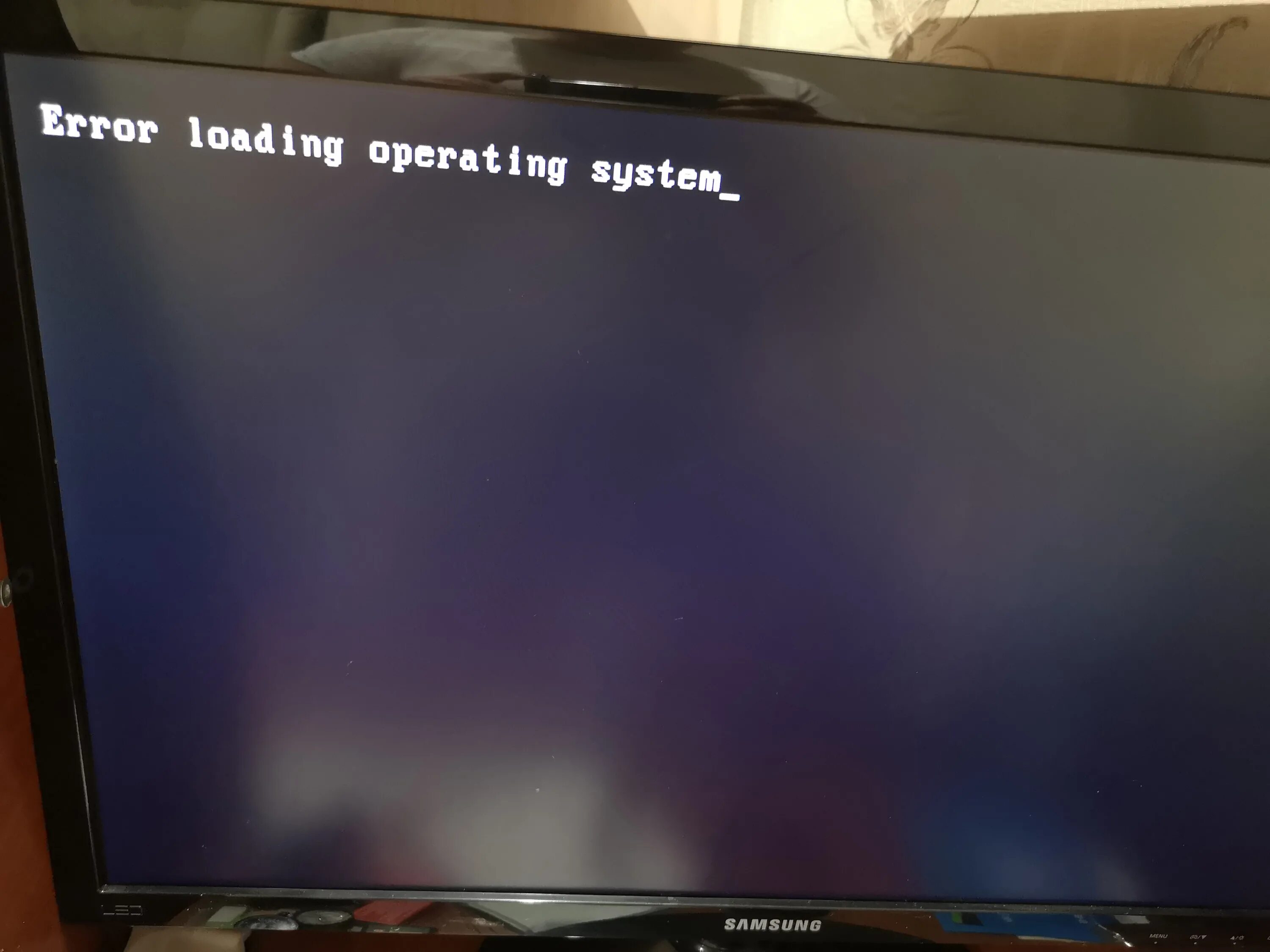 Черный экран ошибка. Черный экран Error. Ошибка loading operating System. Ошибка Windows 7 с черным экраном. Error loading operating