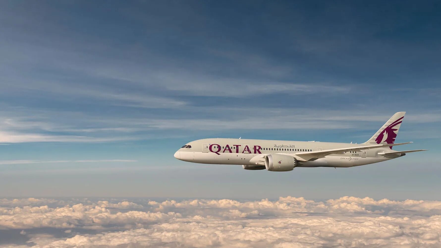 Катар дав. Qatar Airways самолеты. Катар Эйрвейз. Самолет Катар Эйрвейз. Катарские авиалинии Dreamliner.