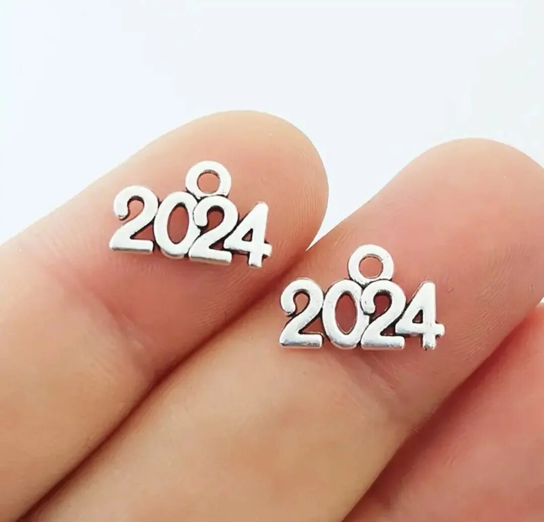 Подвеска 2024. Кулоны 2024. Модные кулоны 2024. Бижутерия 2024 год.