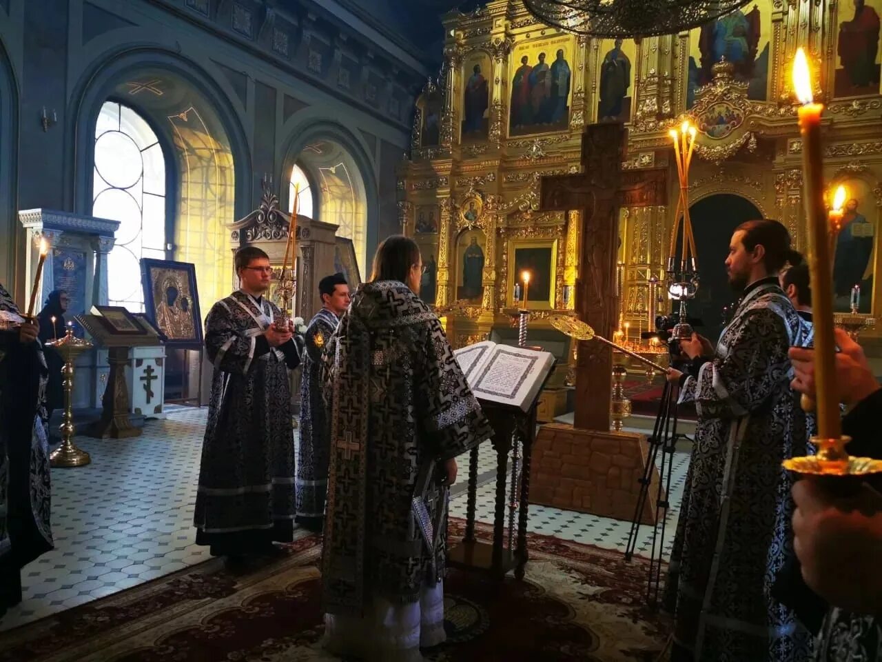 Пассия в Великий пост. Пассия служба в церкви. Покровский храм с Коростово. Страсти Христовы служба в храме.