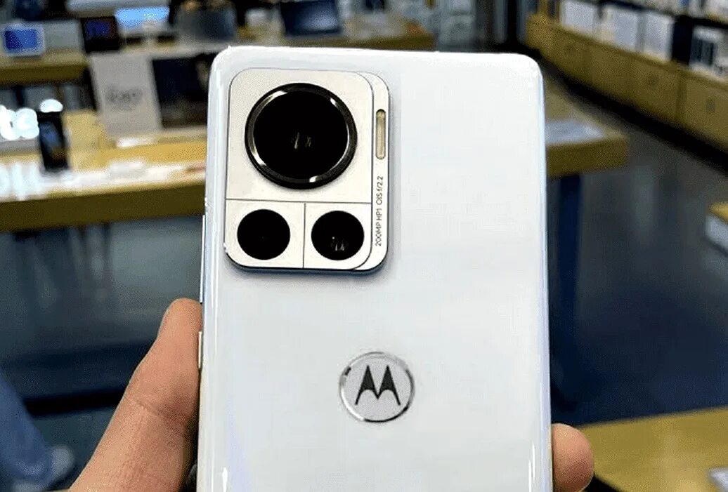 Iphone 30 pro. Моторола камера 200мп. Motorola Frontier 22. Motorola Edge 30 Pro. Моторола с камерой 200 мегапикселей.
