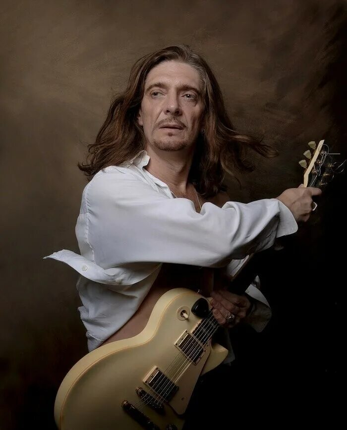 Зинчук гитарист. Козлов на гитаре. Российский гитарист виртуоз виктор зинчук. Четвергов дмитрий гитарист в молодости. Виктор зинчук.