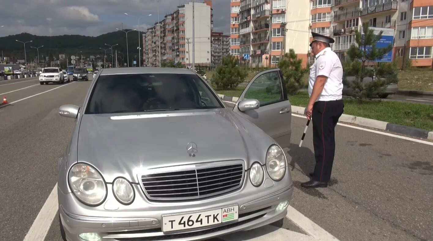 Номера Абхазии автомобильные. Абхазия номера машин. Номер машины из Абхазии. Абхаз авто. Как ездить на абхазских номерах