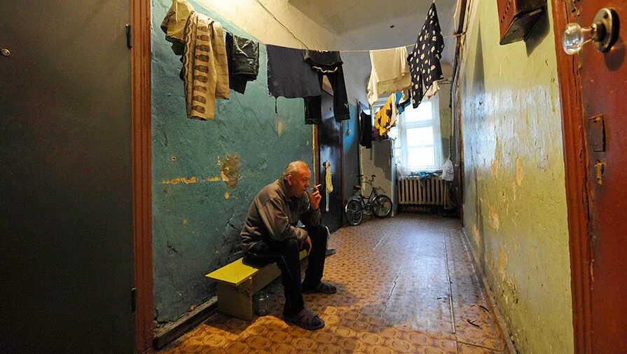 Рос в бедноте. Нищета в россии. бедная россия. нищие люди в россии. нищая жизнь в россии.