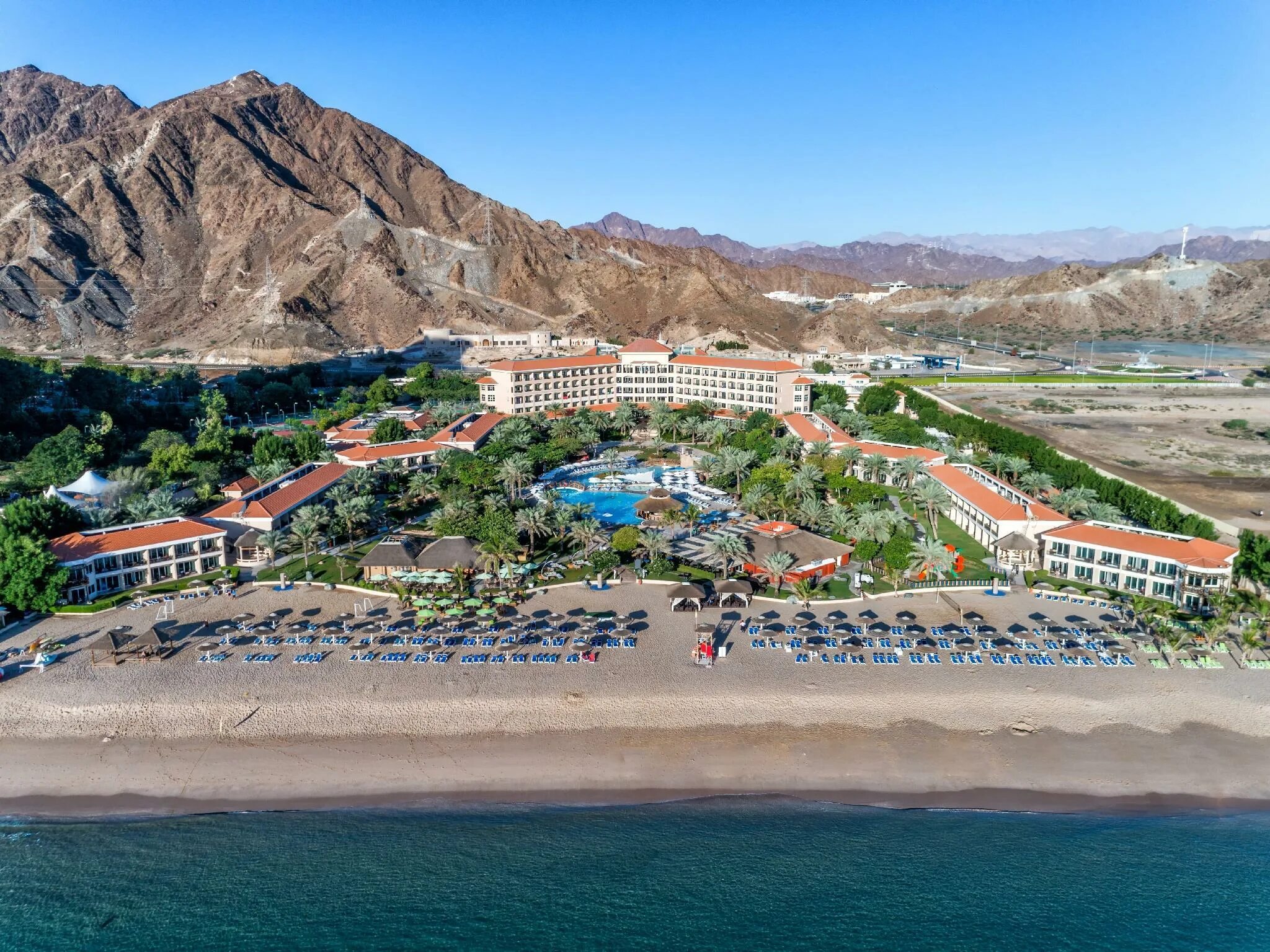 Отель Фуджейра ротана Резорт. Фуджейра ротана Резорт 5. Fujairah Rotana Resort Spa 5 ОАЭ. Фуджейра ротана Резорт пляж.