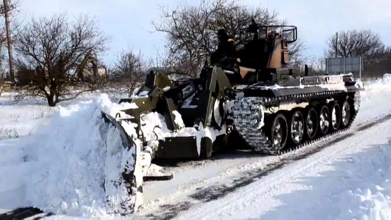 Техника в снегу. Бат-2 путепрокладчик зима. Бат 2 снег. ИМР Инженерная машина. Путепрокладчик бат м зима.