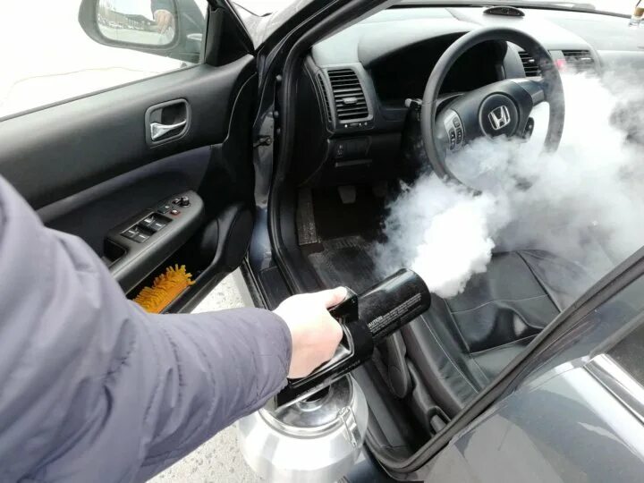 Автомойка сухой туман. Дым в салоне авто. Автомойка сухой туман. Сухой туман harvard odor destroyers. Сухой туман экотуман.