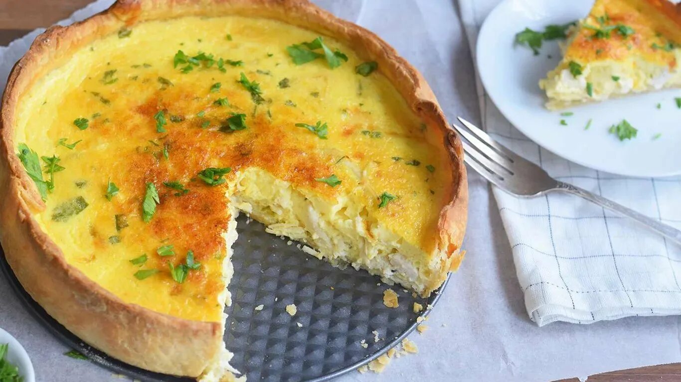 Кухня наизнанку пирог с яйцом. Заливной пирог с картошкой. пирог с капустой. капустный пирог заливной. заливной пирог с курицей и картошкой в духовке.