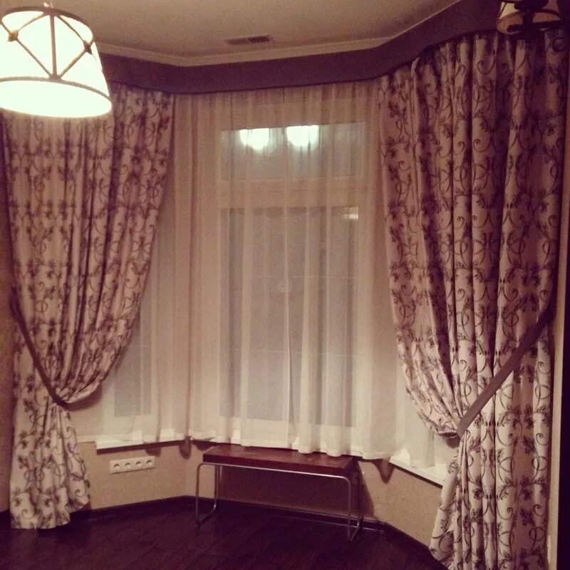 Окно эркер оформление шторами фото The Most Effective Solutions to Your Bay Window Curtains Bay window curtains, Bo