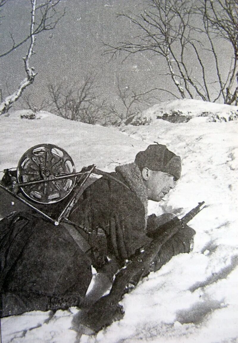 Связисты ВОВ 1941 1945. Телефонисты в годы Великой Отечественной войны 1941-1945. Связистка 1942. Связист 1941.