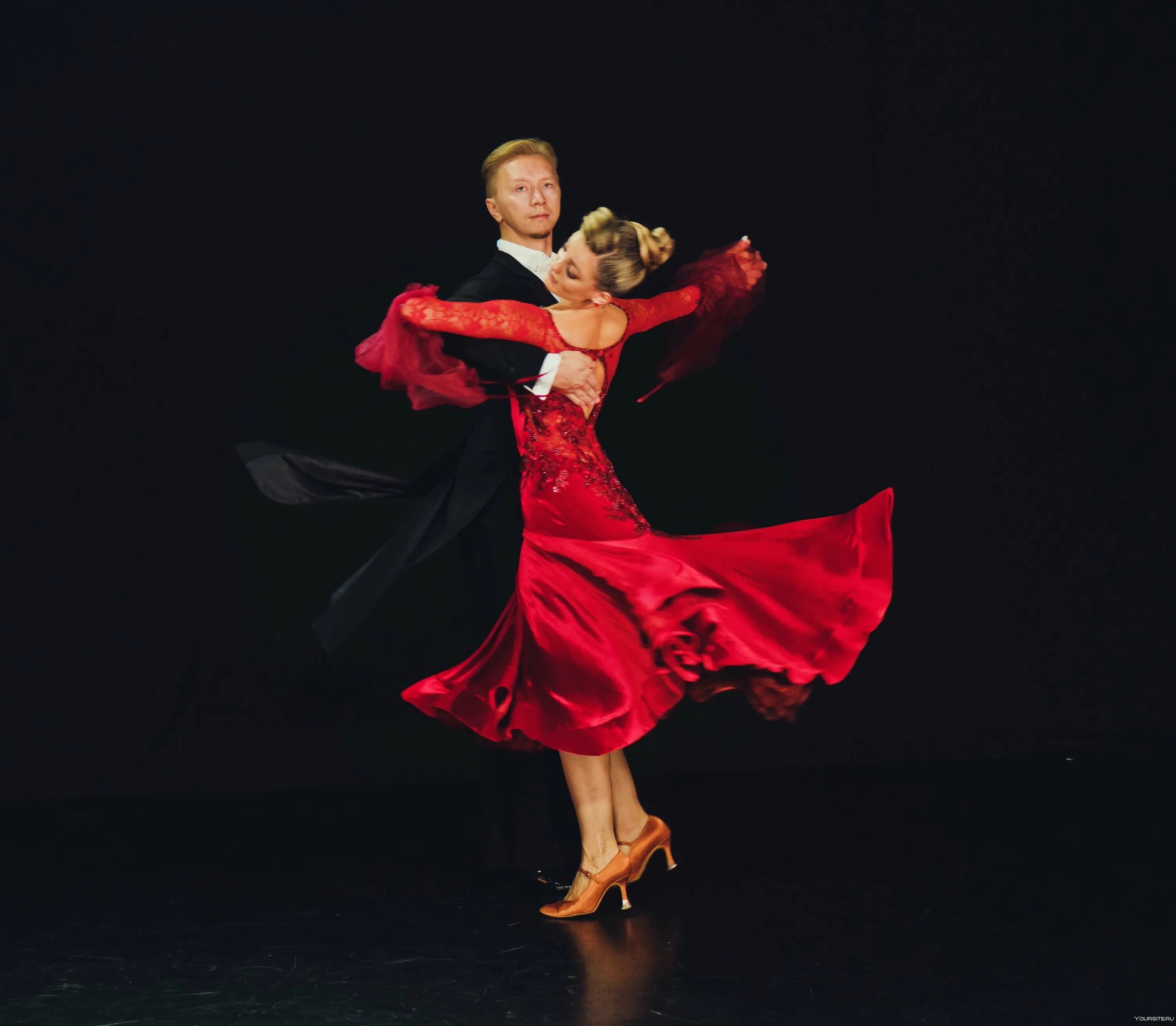 Джоанна льюнис бальные танцы. Ртс танцоры. Чемпионы российского танцевального союза. Ча ча ча. Бальные танцы фото.