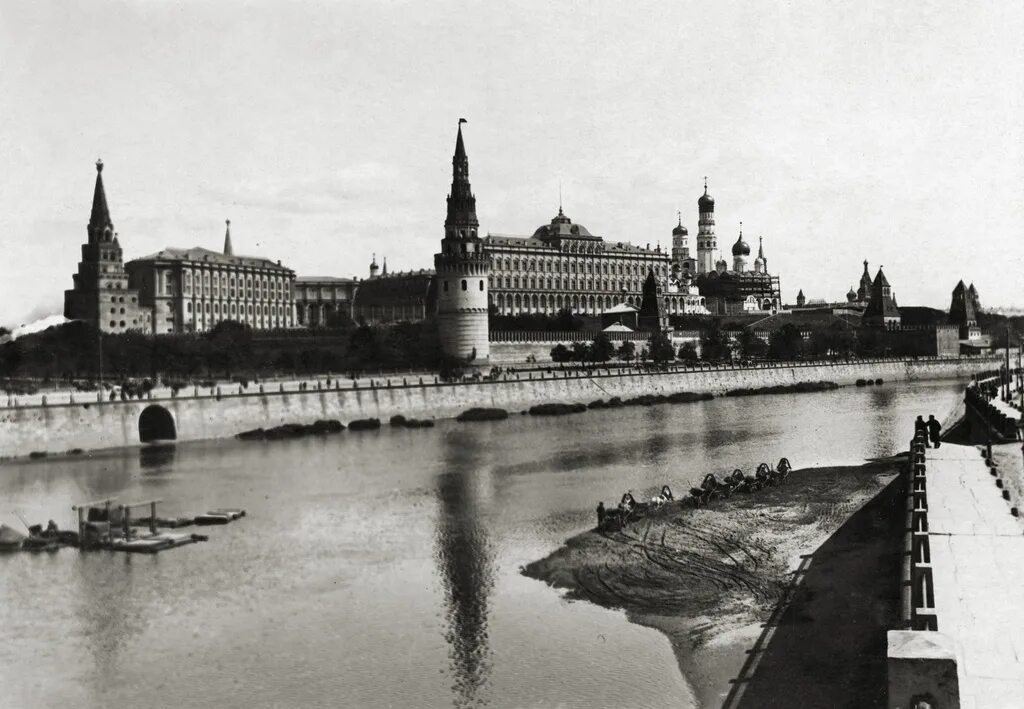 Скачать обои кремль, чёрно-белая фотография, старая москва, дореволюционная росс