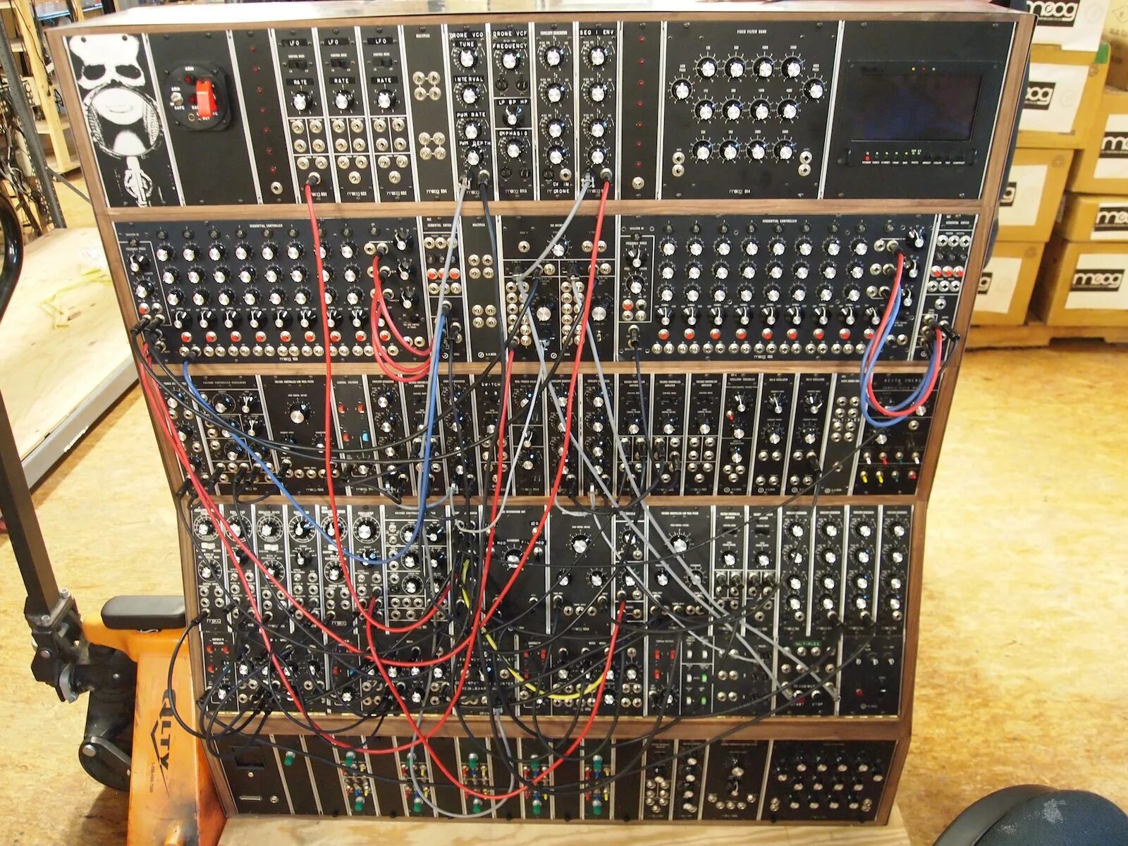 Modular system. Emerson moog modular system. синтезатор moog emerson. синтезатор муга кит эмерсон. keith emerson moog.