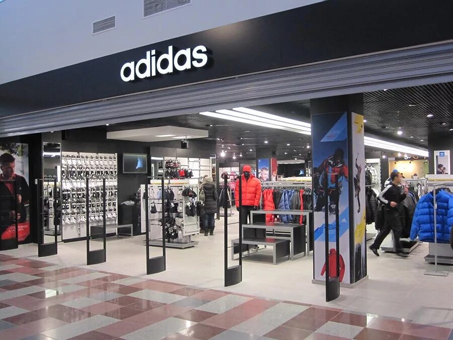 Adidas Store. Магазин спортивной одежды. Магазин спортивной одежды адидас. Магазин адидас фото. Адидас тц