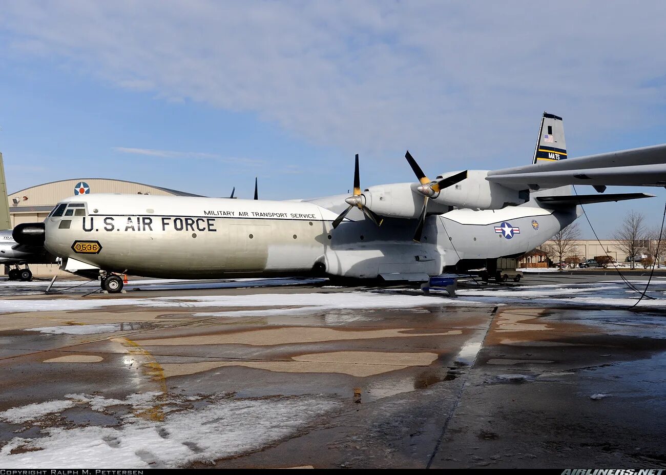 C 133. Douglas c-133 cargomaster. военно-транспортные самолеты сша а-130. американский транспортный самолет.
