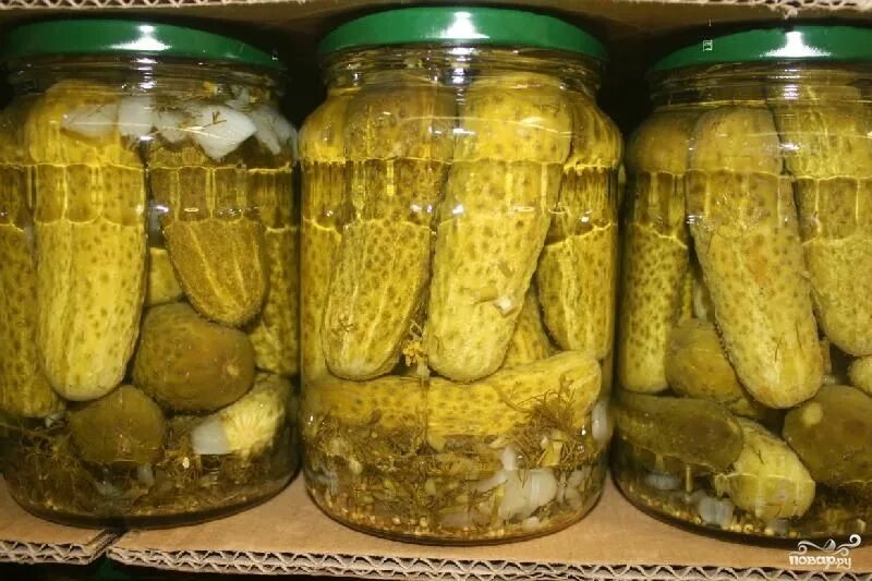 Огурцы по болгарски с луком и морковью. Огурцы на зиму сладкие болгарский. Огурчики по болгарски на зиму. Огурцы по болгарски. Огурчики по болгарски на зиму.