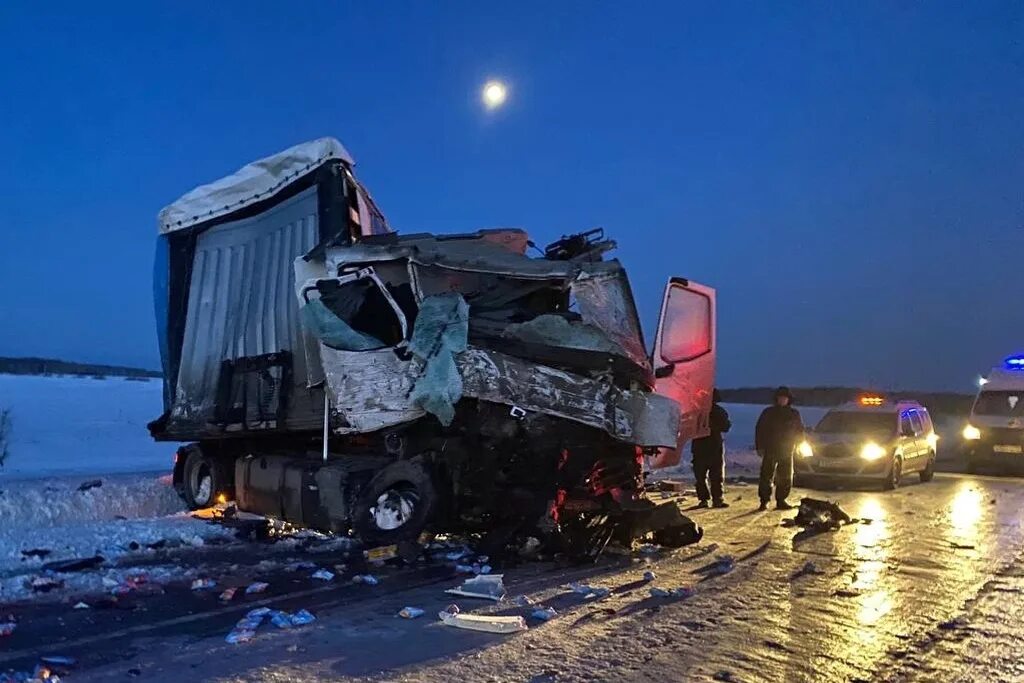 обстановка на трассе тюмень омск сейчас. трасса тюмень-омск 1913. обстановка на трассе тюмень омск сейчас. авария тюмень омск трасса. авария тюмень омск трасса.