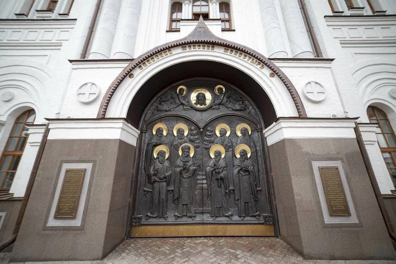 Ульяновск спасский собор женского монастыря. Монастырь ульяновск. Спасский монастырь ульяновск. Симбирский спасский женский монастырь ульяновск. Монастырь в ульяновске дворцовая.