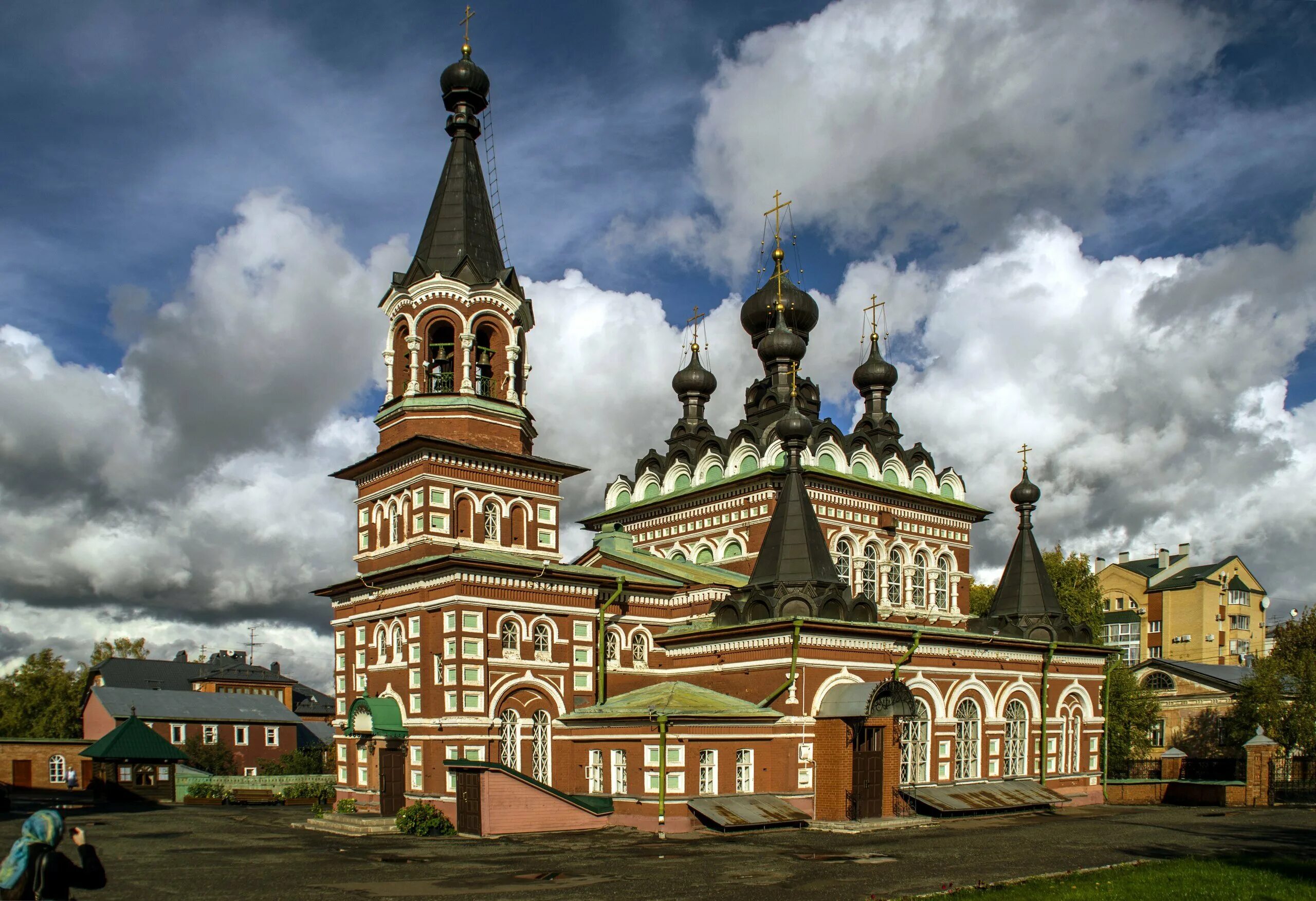 Вятка города россии. Вятка Серафимовская Церковь.