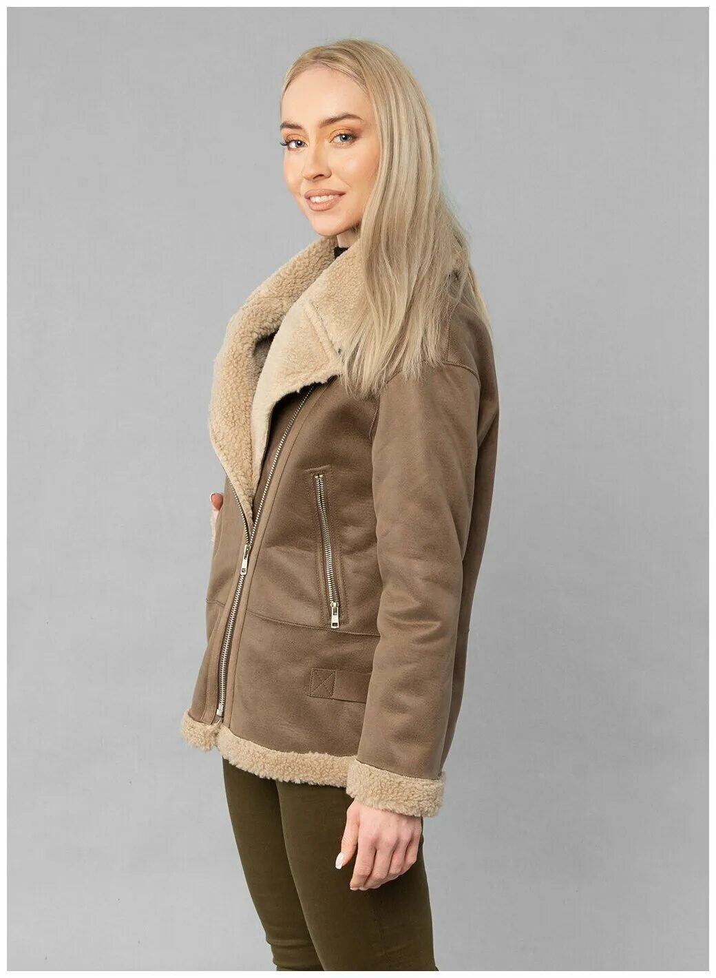 Серая дубленка женская короткая. Дублёнка женская kangdiernio 1905. Дубленка на весну женская. Франко фавори дубленки. Укороченная дубленка.