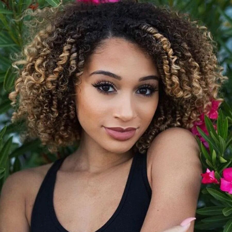 Кудрявая райли. Прическа с кудряшками. Афро кудри севастополь. Be curly hair. Be curly hair.