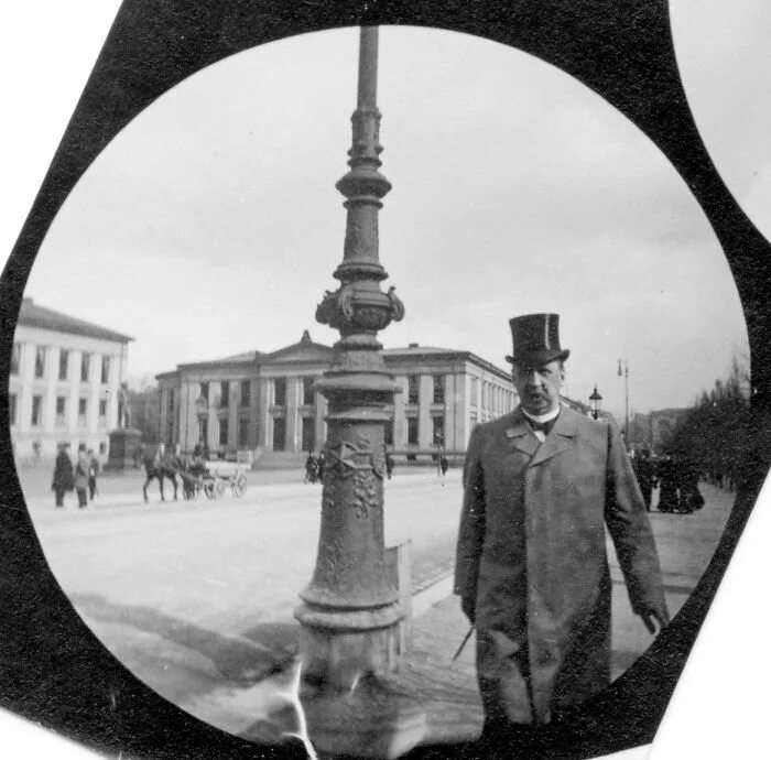 Камера кодак 1888. Камера обскура 1686. Годы жизни камера. Джордж истмен фотокамера кодак. Эволюция фотоаппарата в картинках.