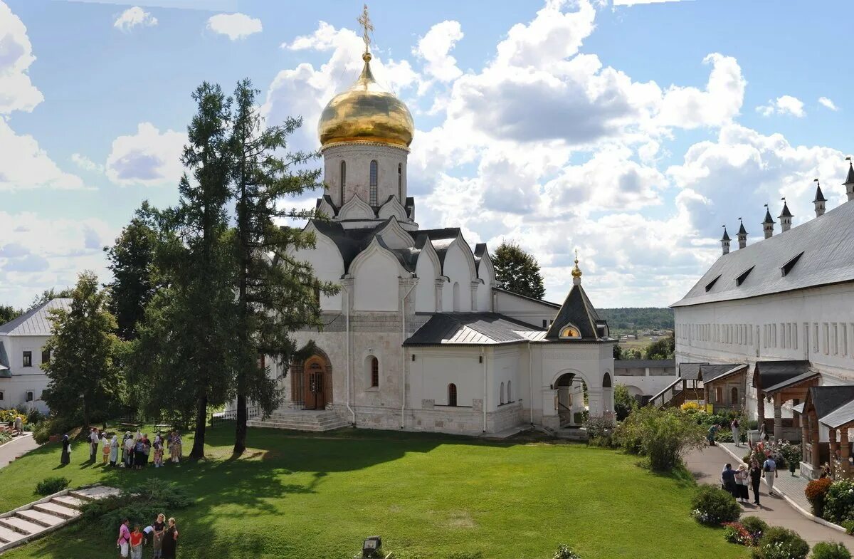 Монастырь в звенигороде. Савва звенигородский монастырь. вид на саввино сторожевский монастырь. саввино сторожевский монастырь сергия радонежского. саввино-сторожевский монастырь звенигород основатель.