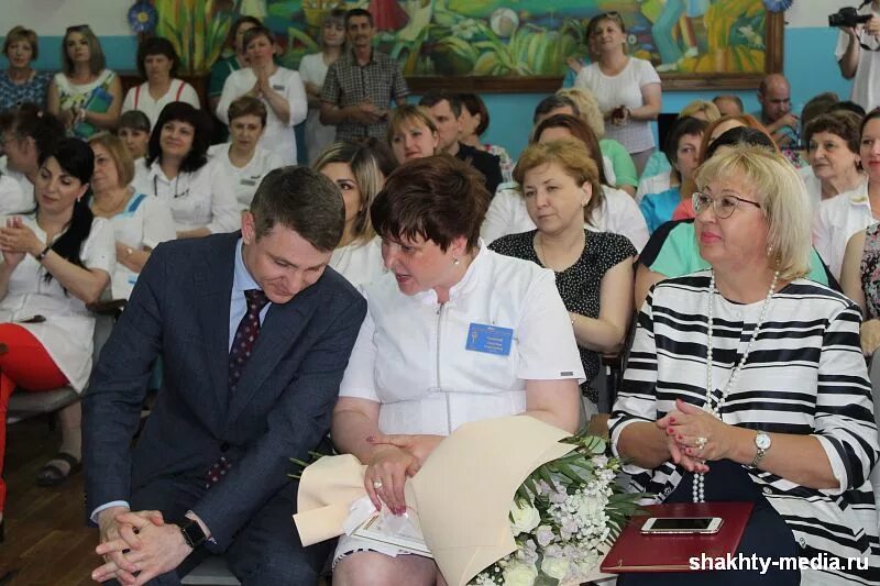 Врачи шахты. МБУЗ детская городская больница, Шахты. Городская больница города Шахты. Городская детская поликлиника Шахты. ЦРБ Г Шахты Ростовской области.