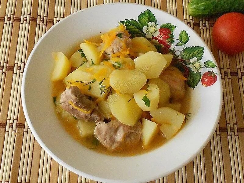 Тушеный картофель. Свинина с картофелем. Тушёная картошка с мясом. Тушеная картошка с о саининой. Как потушить картошку с мясом свинины