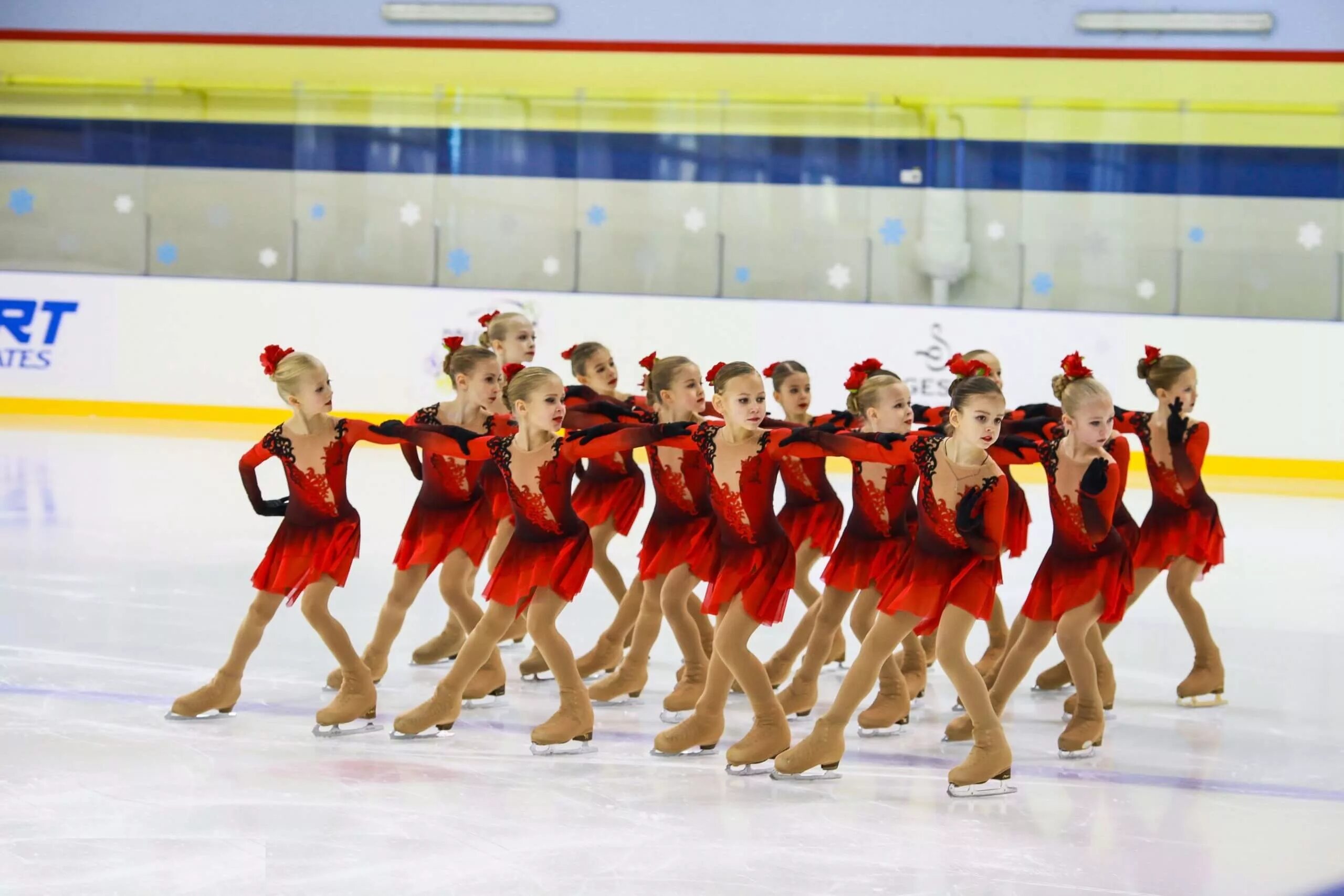 прибой тюмень фигурное катание. тюменские фигуристы прибой. тюменский фигурист. фигуристы фото. прибой тюмень фигурное катание.