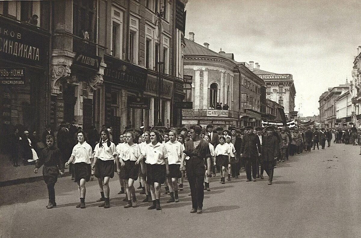 Москва 1920 х годов. Тверская улица 1920г. Москва 20-е годы 20 века. Тверская улица в 1920-х годах. Москва 20е годы.