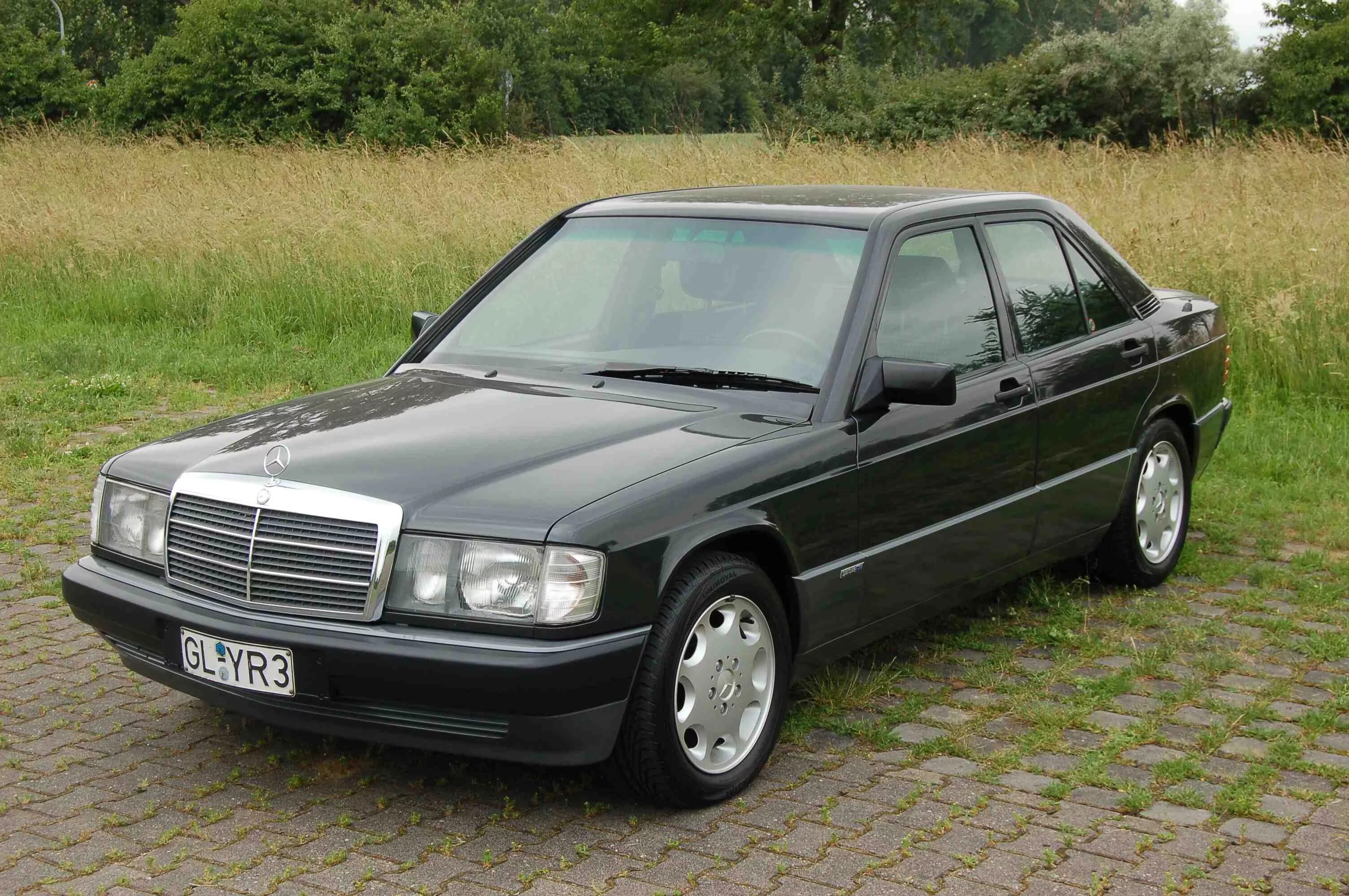 Mercedes-Benz 190 (W201) 2.3 бензиновый 1992 Avantgarde Azzurro на DRIVE2