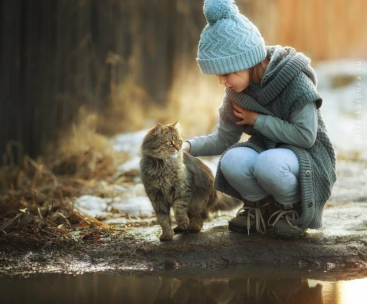О доброте. Дети и животные доброта. Девочка с котом. Доброта картинки.
