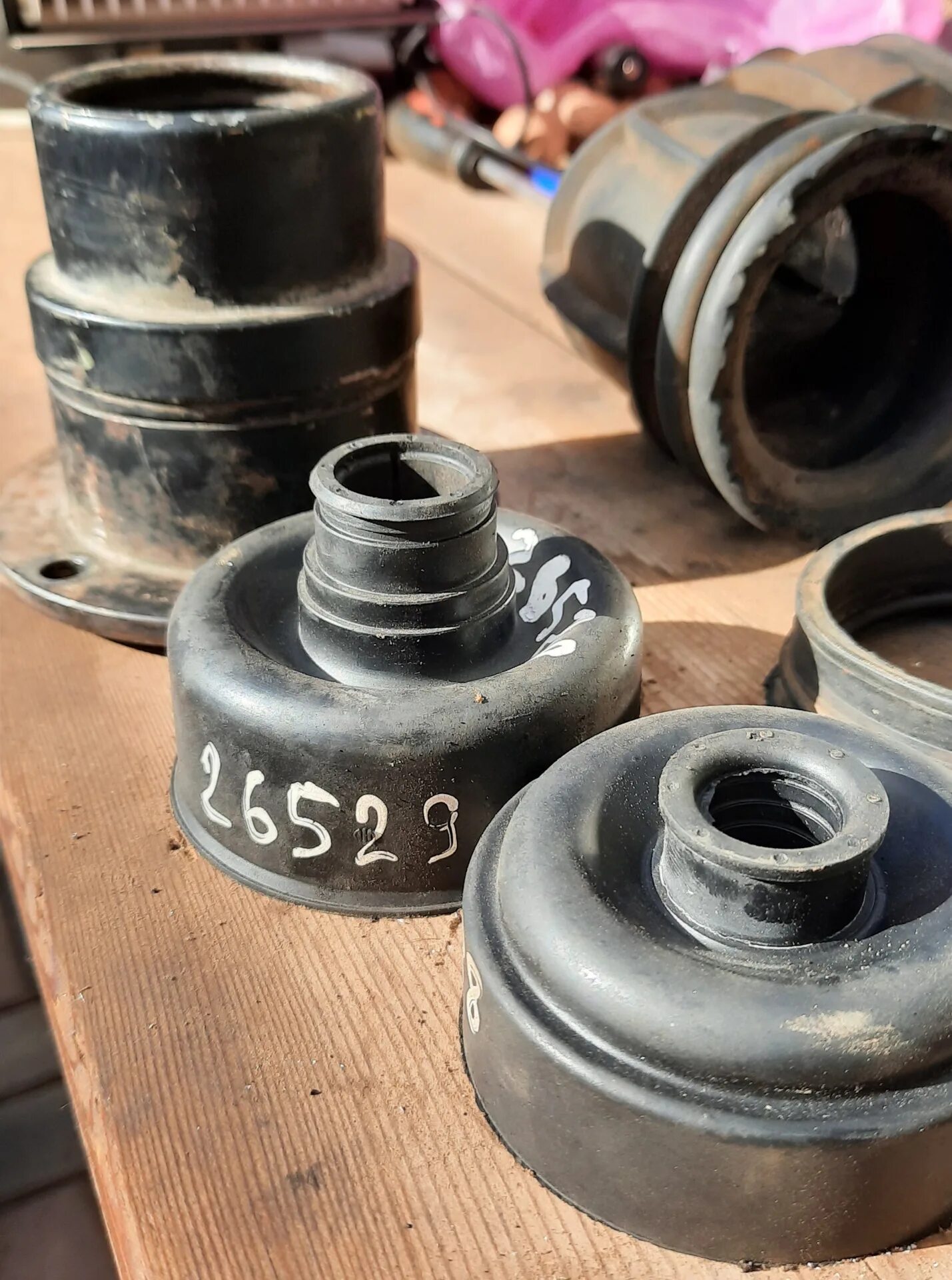 Пыльник заднего кардана. Пыльник шруса кардана 2217. Пыльник заднего кардана. Пыльник кардана suzuki grand vitara xl-7. Пыльник заднего кардана 2123.