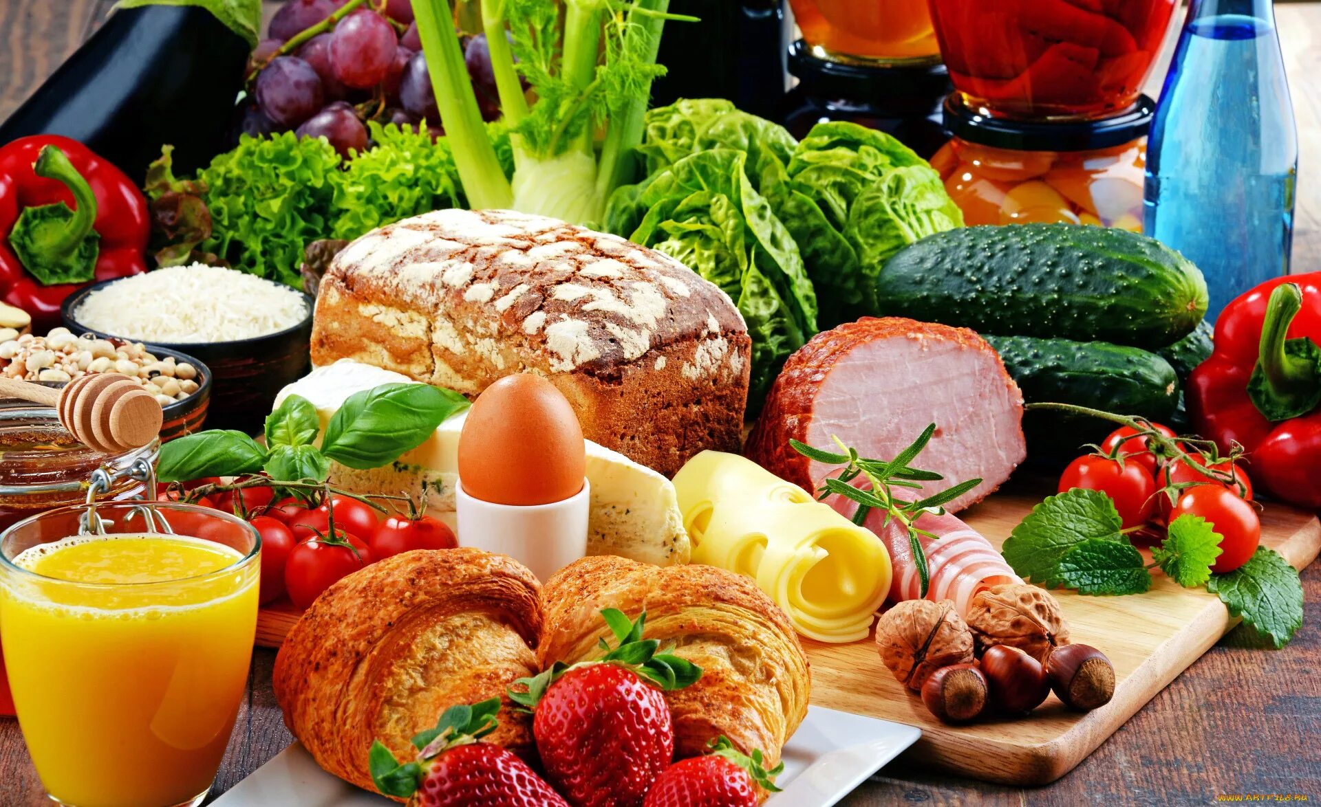 Также различной продукции для
