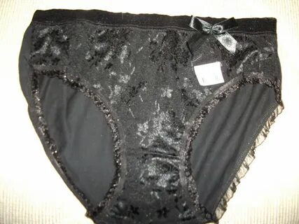 Bir guruh erkaklar togri yigitni sikishdi (gey pornosi)